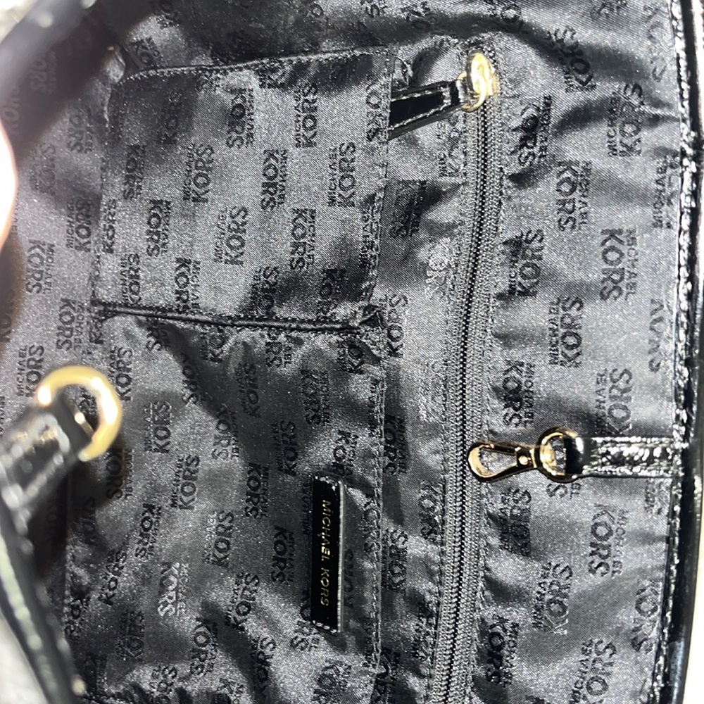Michael Kors tote - Picture 7 of 9